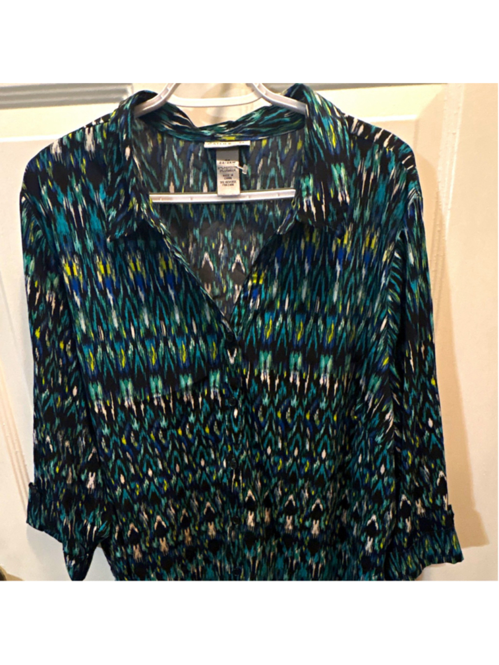 Catherines Plus 2X Multicolor Abstract V-Neck 3/4 Sleeve Button Knit Blouse
